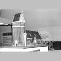 593-0016 Wehlauer Heimatmuseum Syke 1974. Model der Ordenskirche Allenburg.jpg